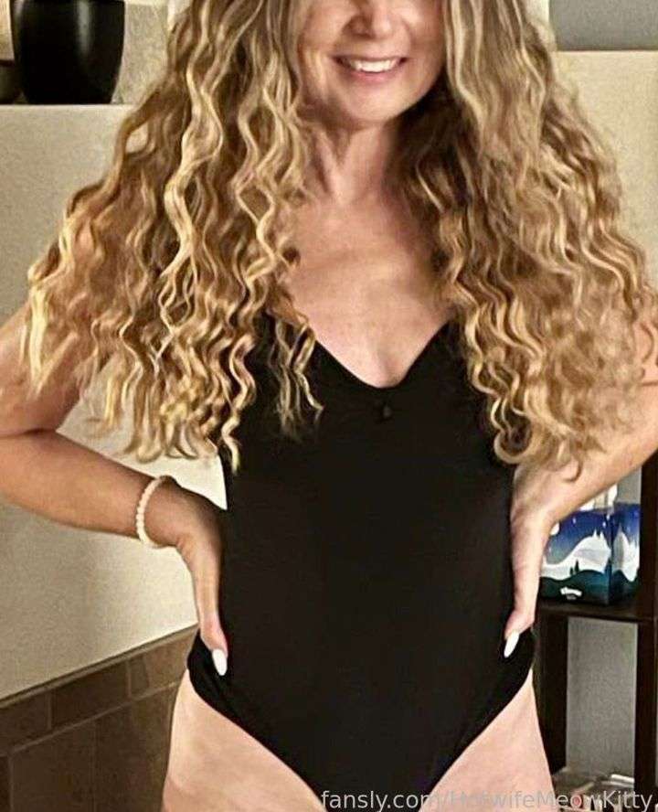 fansly HotwifeMeowKitty profile photo  