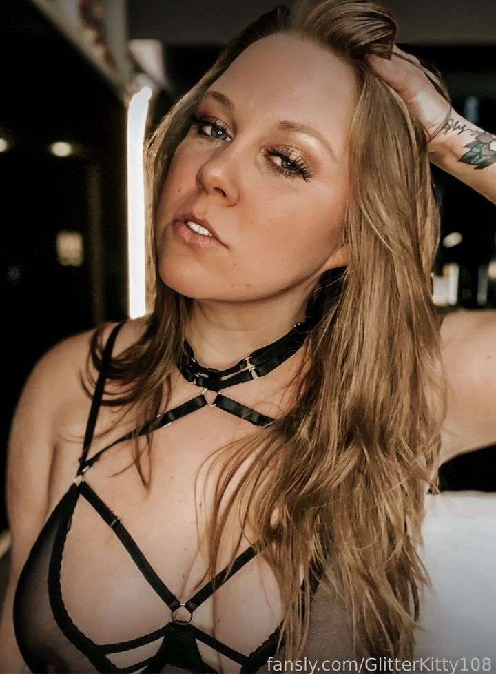 fansly GlitterKitty108 profile photo  