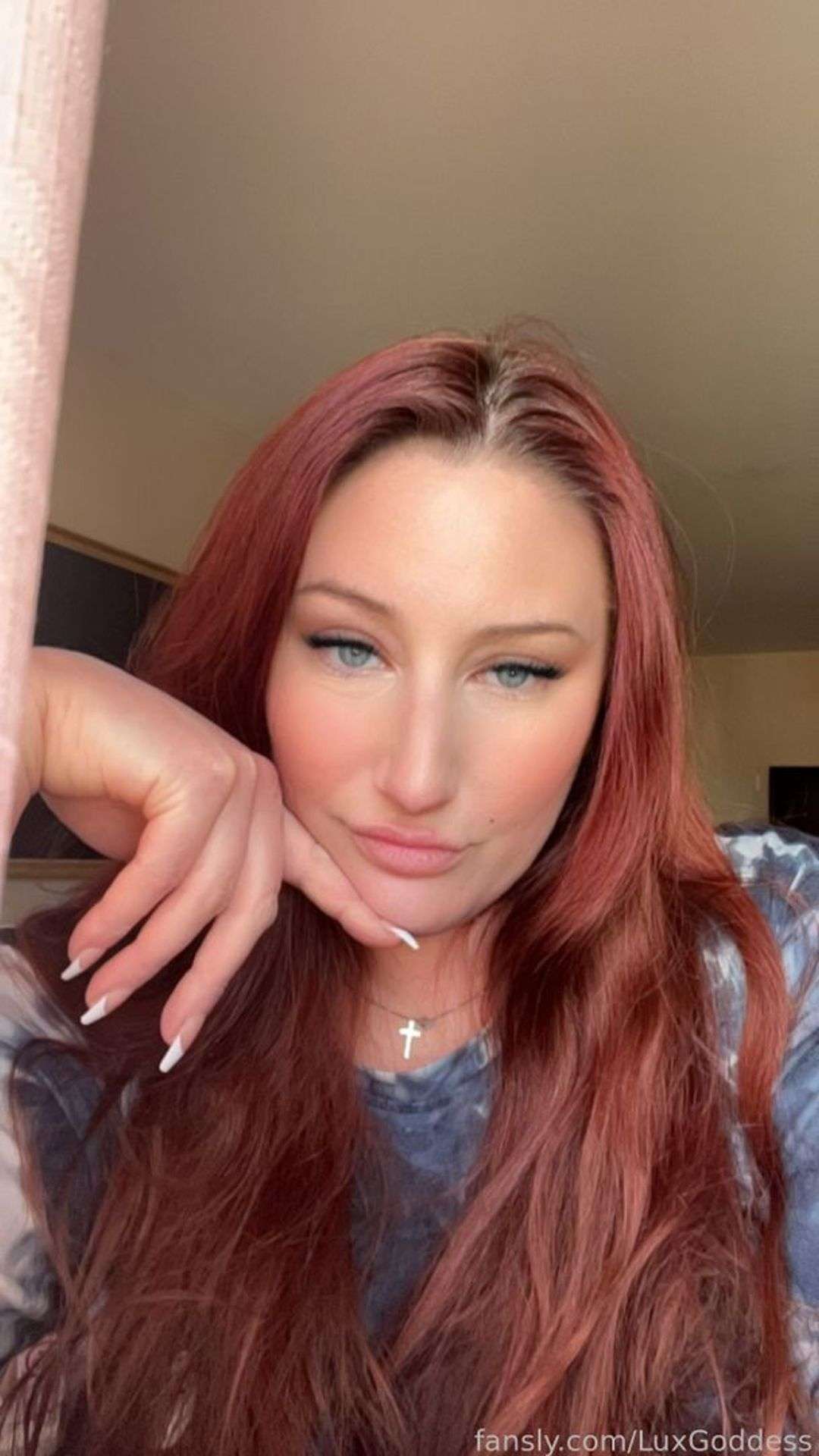fansly LuxGoddess profile photo  