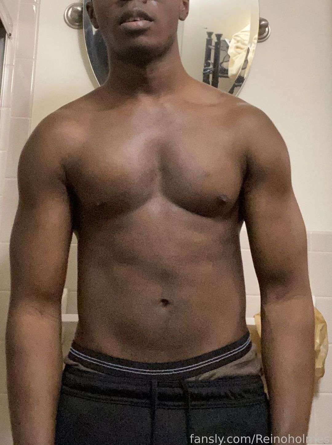 fansly Reinoholmes profile photo  