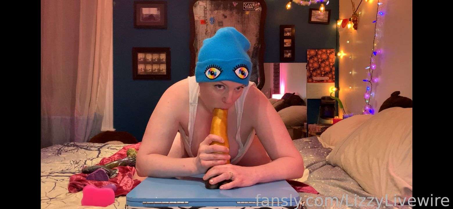 fansly LizzyLivewire profile photo  