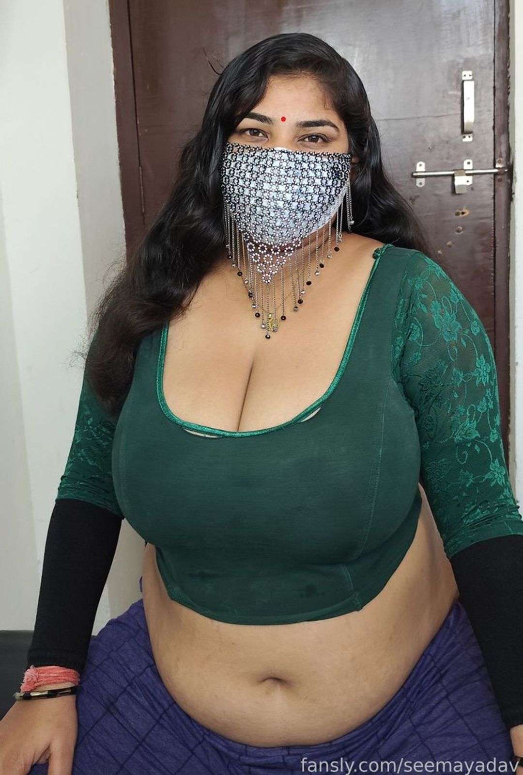 fansly seemayadav profile photo  