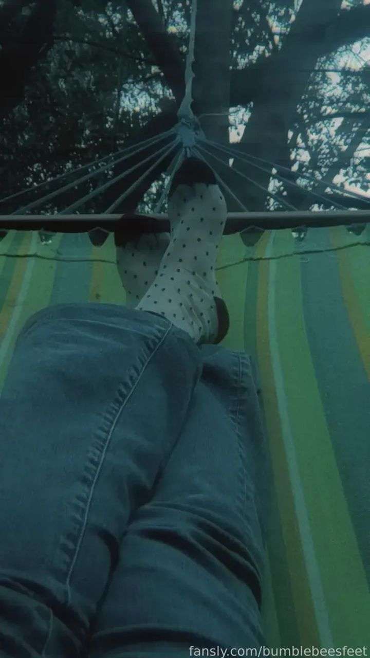 fansly bumblebeesfeet  profile photo  
