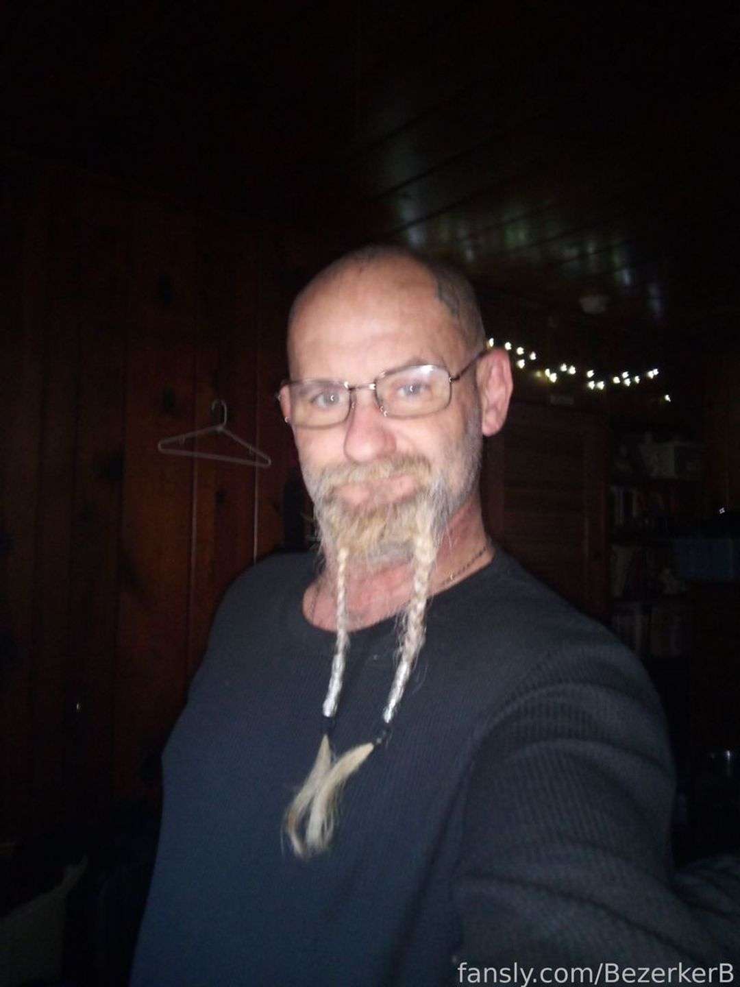 fansly BezerkerB profile photo  