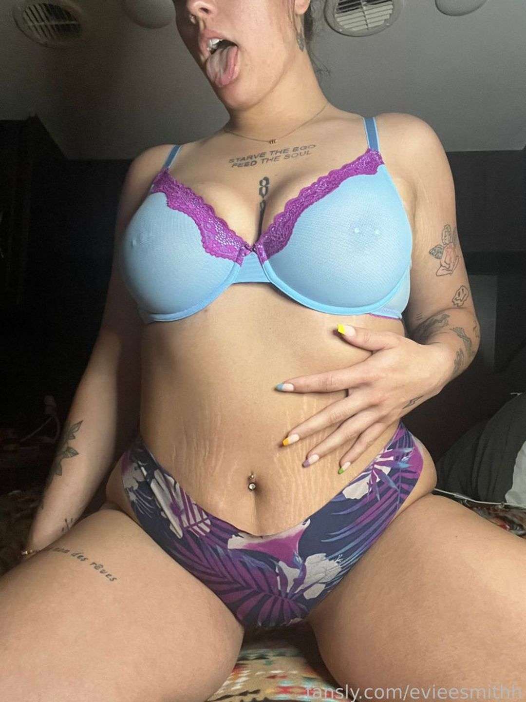 fansly evieesmithh profile photo  
