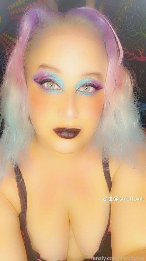 fansly smoftpink profile photo  