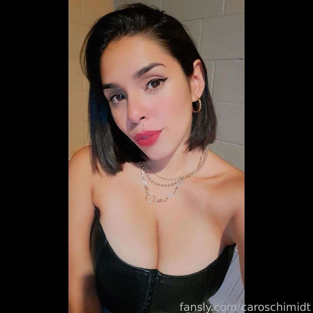 fansly caroschimidt profile photo  
