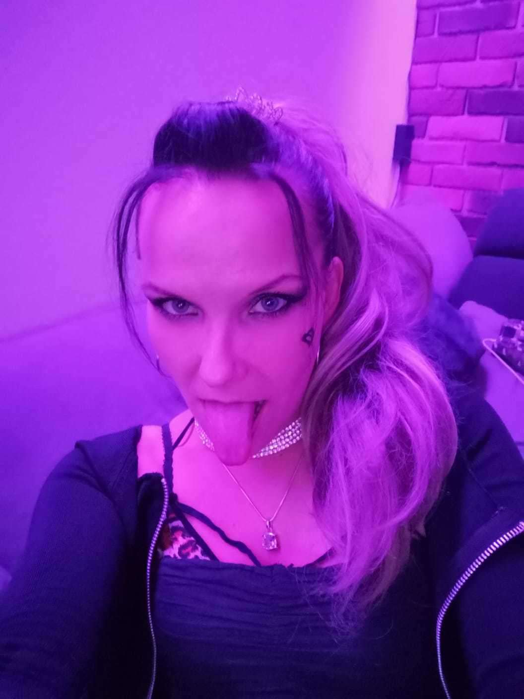 onlyfans CrazyLadyK profile photo  