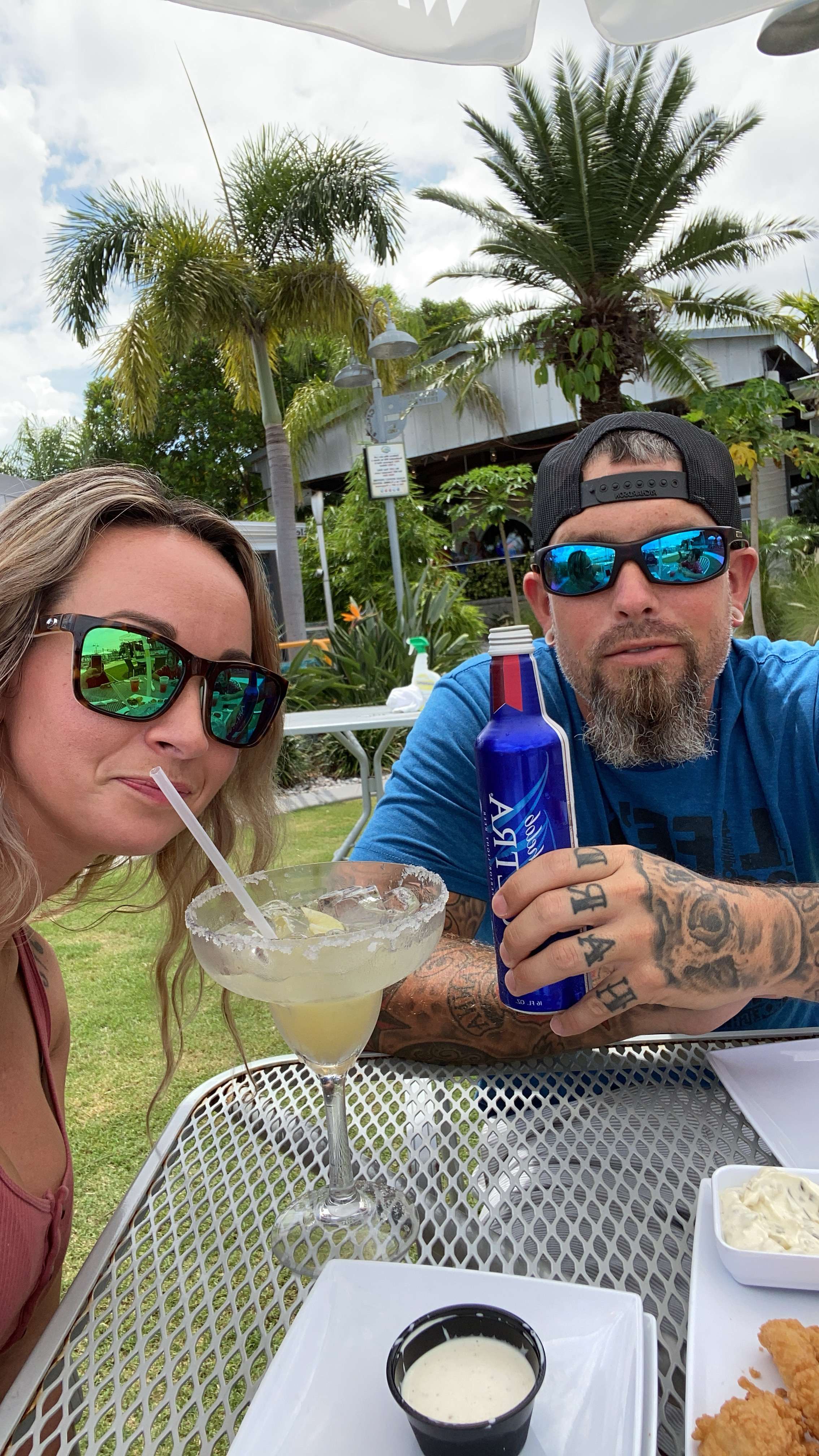 onlyfans Babe &amp; The Captain Florida living… profile photo  