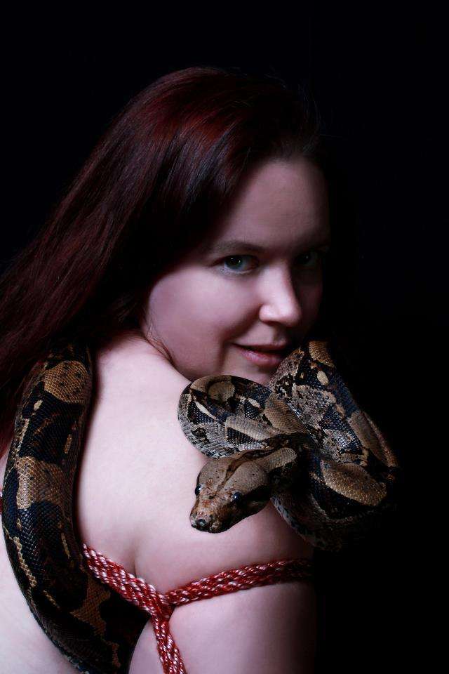 onlyfans xiaoyi slaveheartbootblack profile photo  