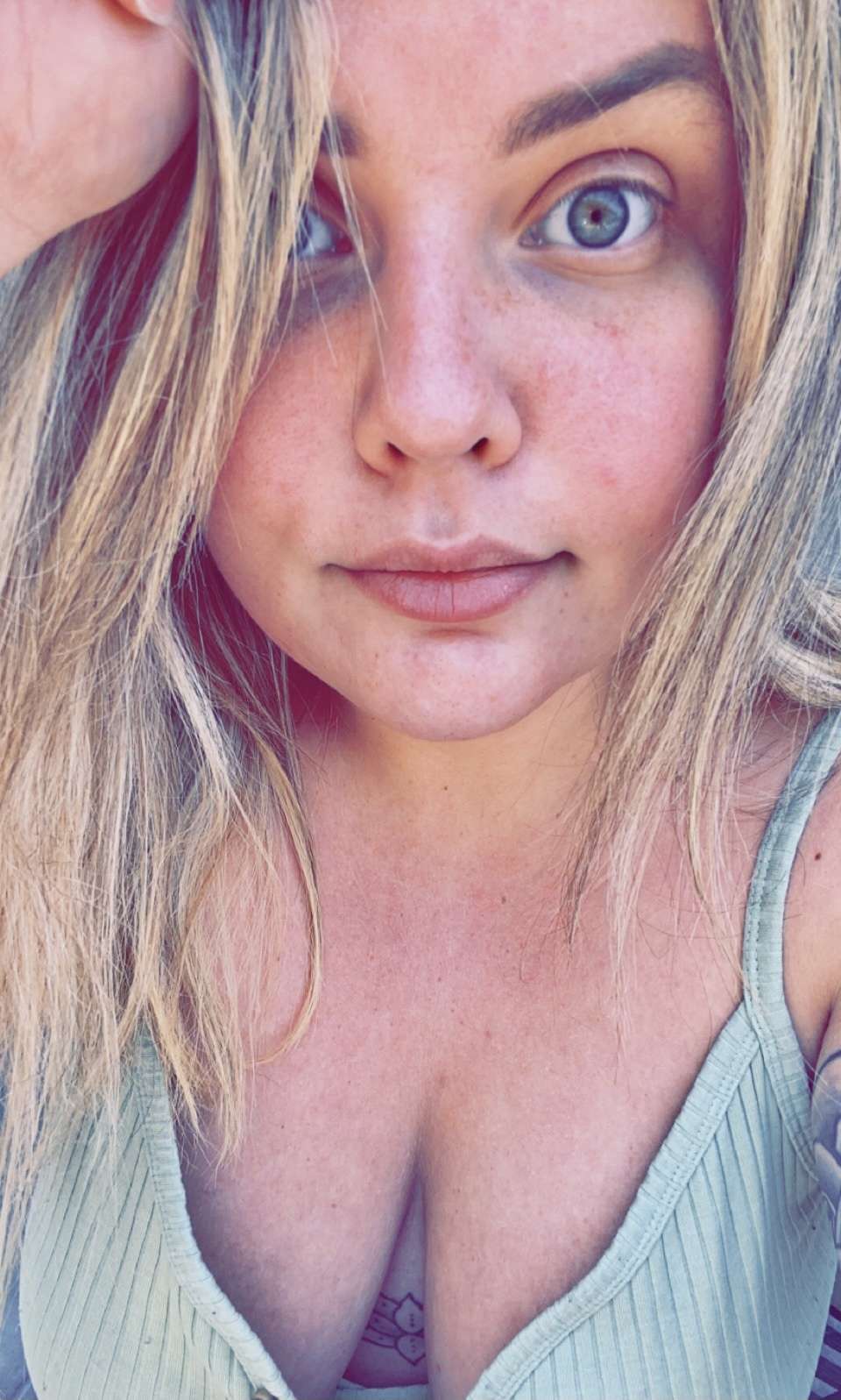 onlyfans Busty Russian profile photo  