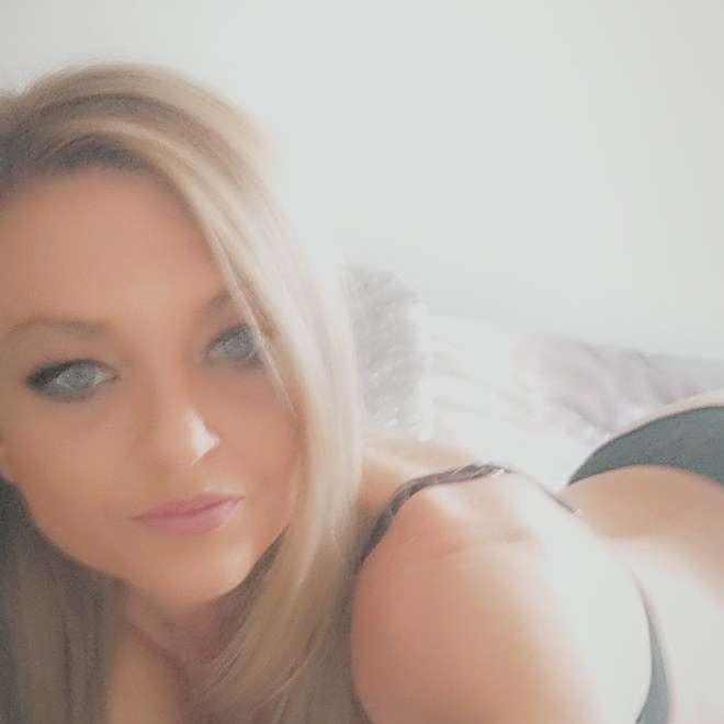 onlyfans Leggy blonde profile photo  