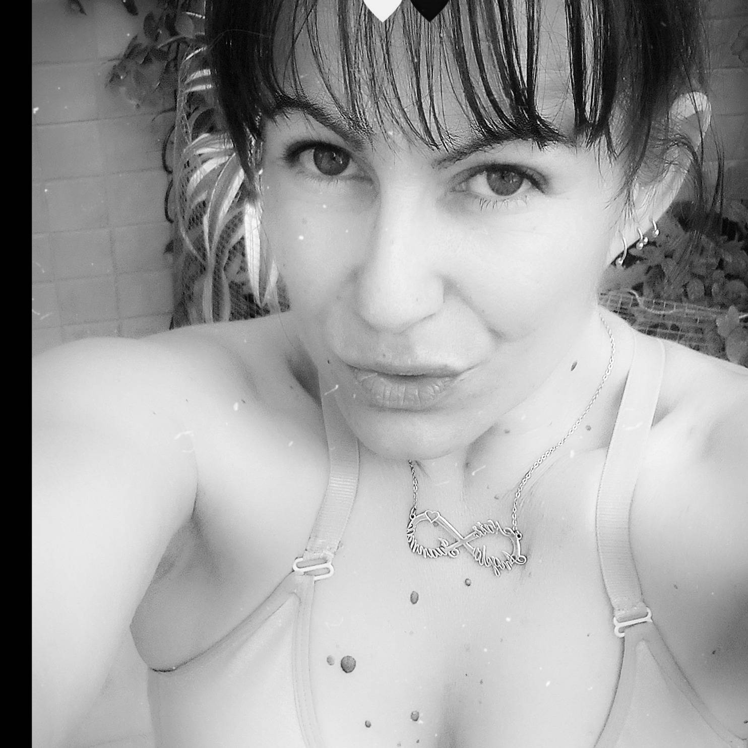 loverfans Edna84 profile photo. Edna84 30
