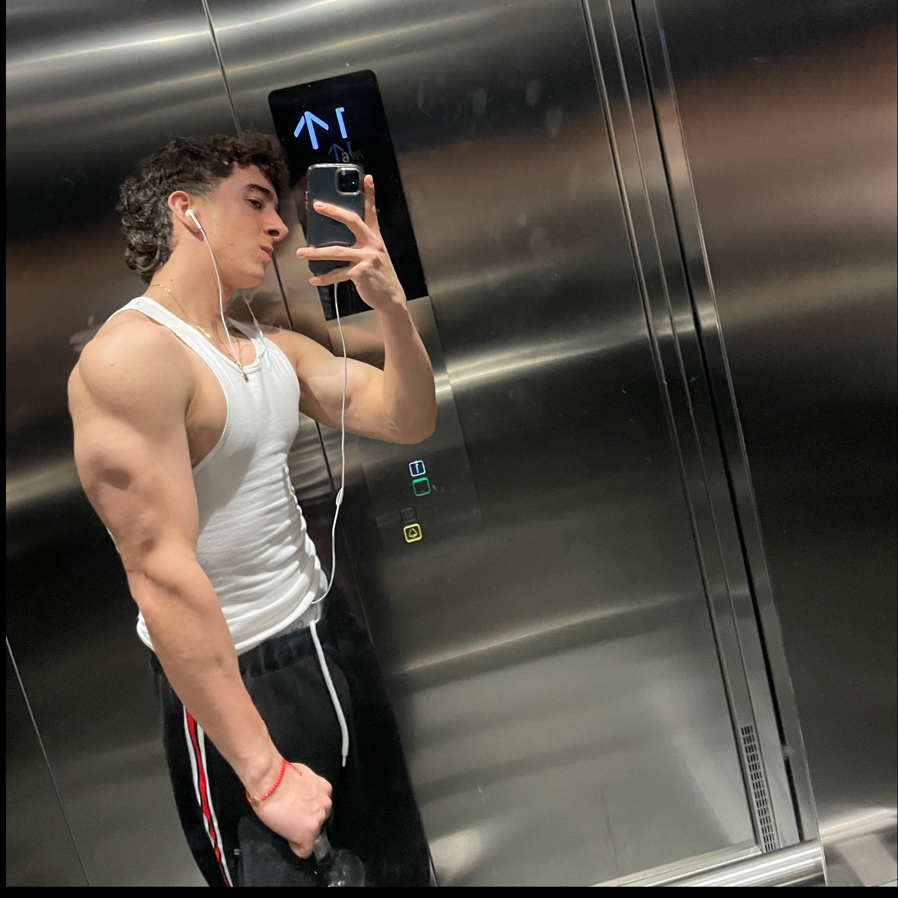 loverfans Flacow profile photo. Flacow 9