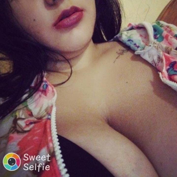 loverfans RoxBigboobs profile photo. RoxBigboobs 10