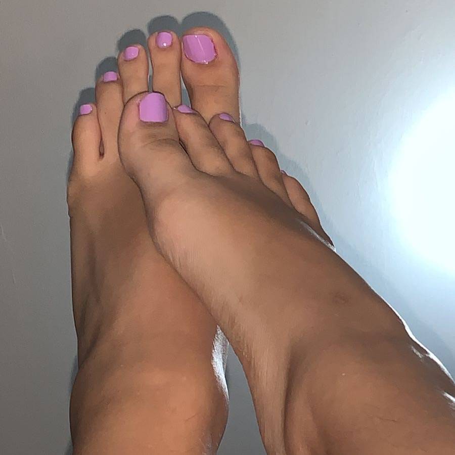 loverfans Wonderfulfeet14 profile photo. Wonderfulfeet14 17