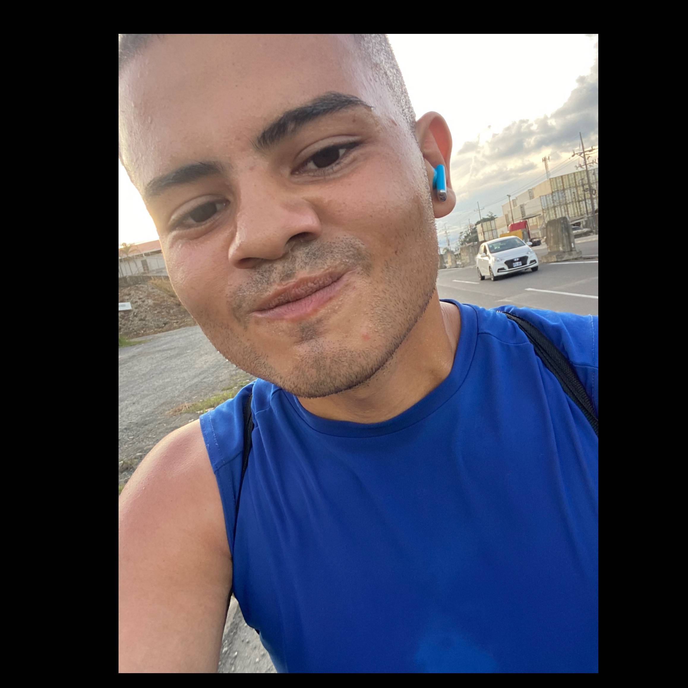 loverfans Yoye2199 profile photo. Yoye2199 5