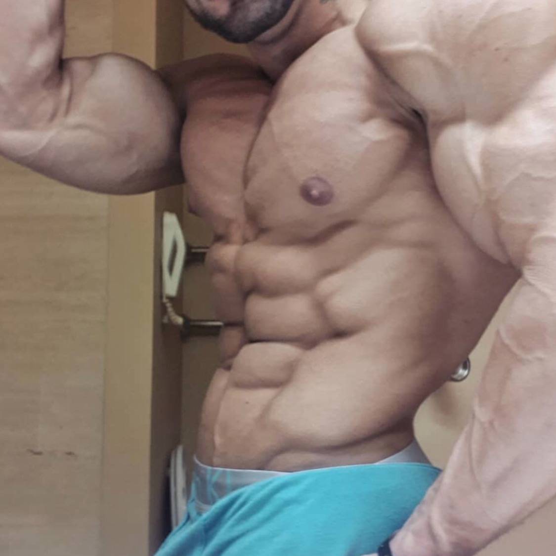 loverfans JOHN horny bodybuilder profile photo. JOHN horny bodybuilder 3