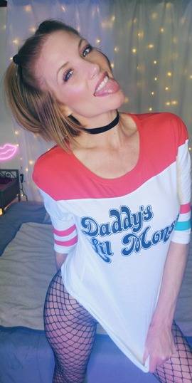 fancentro akgingersnaps profile photo. akgingersnaps 5