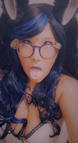 fancentro nerdygothcurves profile photo. nerdygothcurves 9
