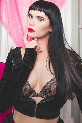 fancentro nikkivuitton profile photo. nikkivuitton 11