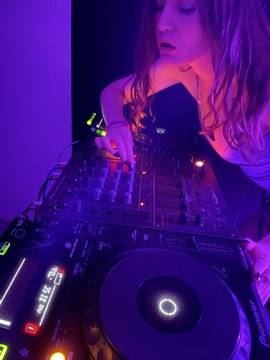 fancentro maya_austin_dj profile photo. maya_austin_dj 1