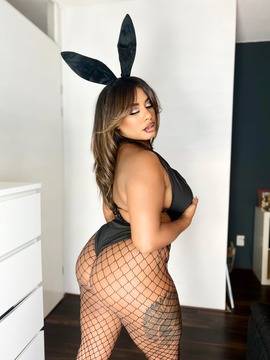 fancentro lareinasharii profile photo. lareinasharii 22