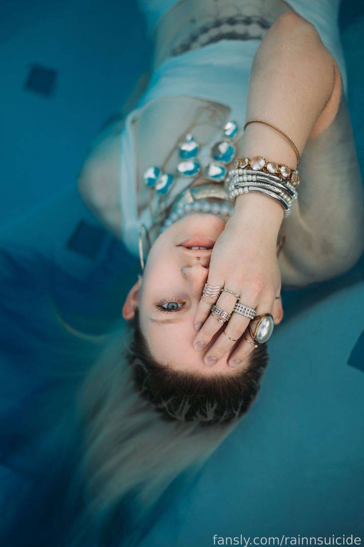 fansly rainnsuicide profile photo. rainnsuicide 26