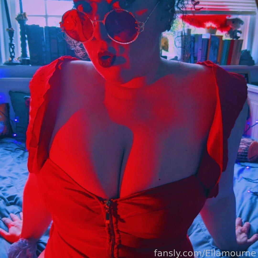 fansly Ellamourne profile photo. Ellamourne 2
