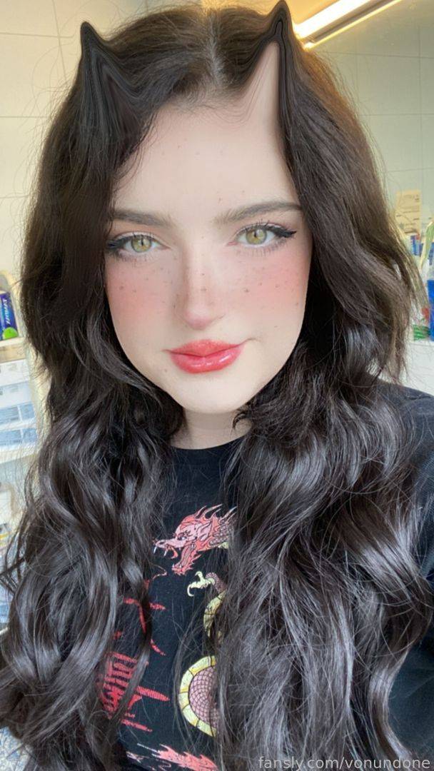 fansly vonundone profile photo. vonundone 22