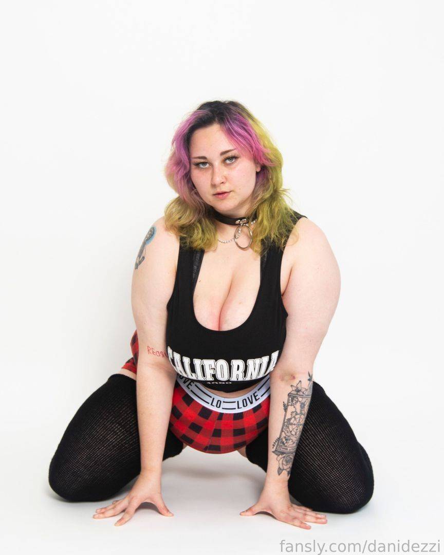 fansly danidezzi profile photo. danidezzi 13
