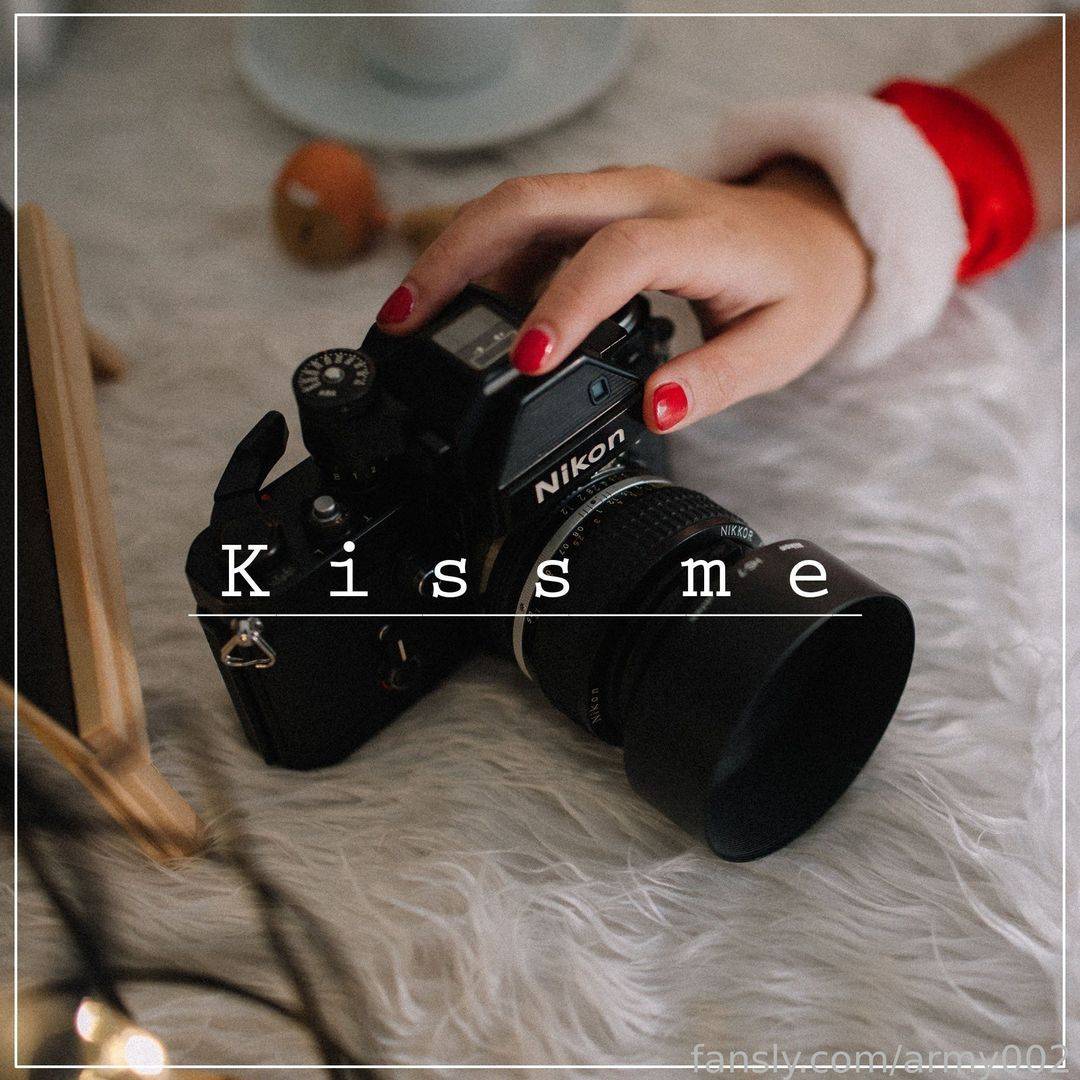 fansly Kiss me profile photo. Kiss me 7