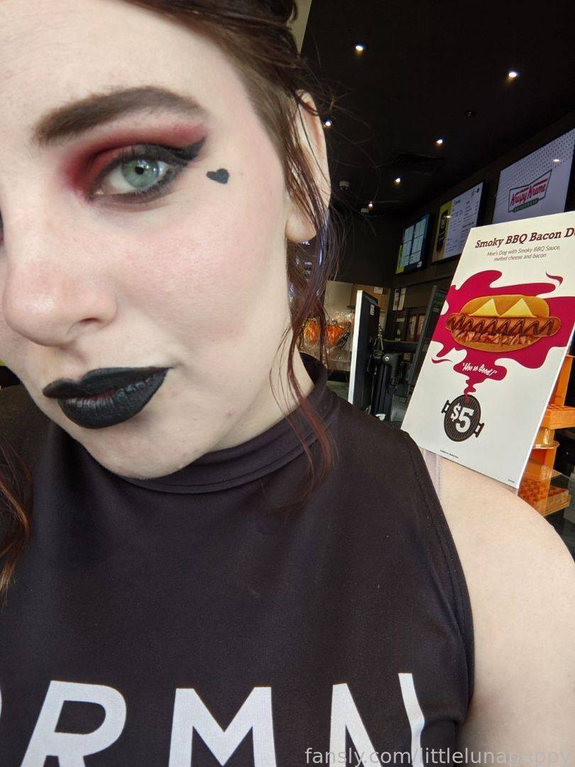 fansly Violet Poisonn profile photo. Violet Poisonn 2