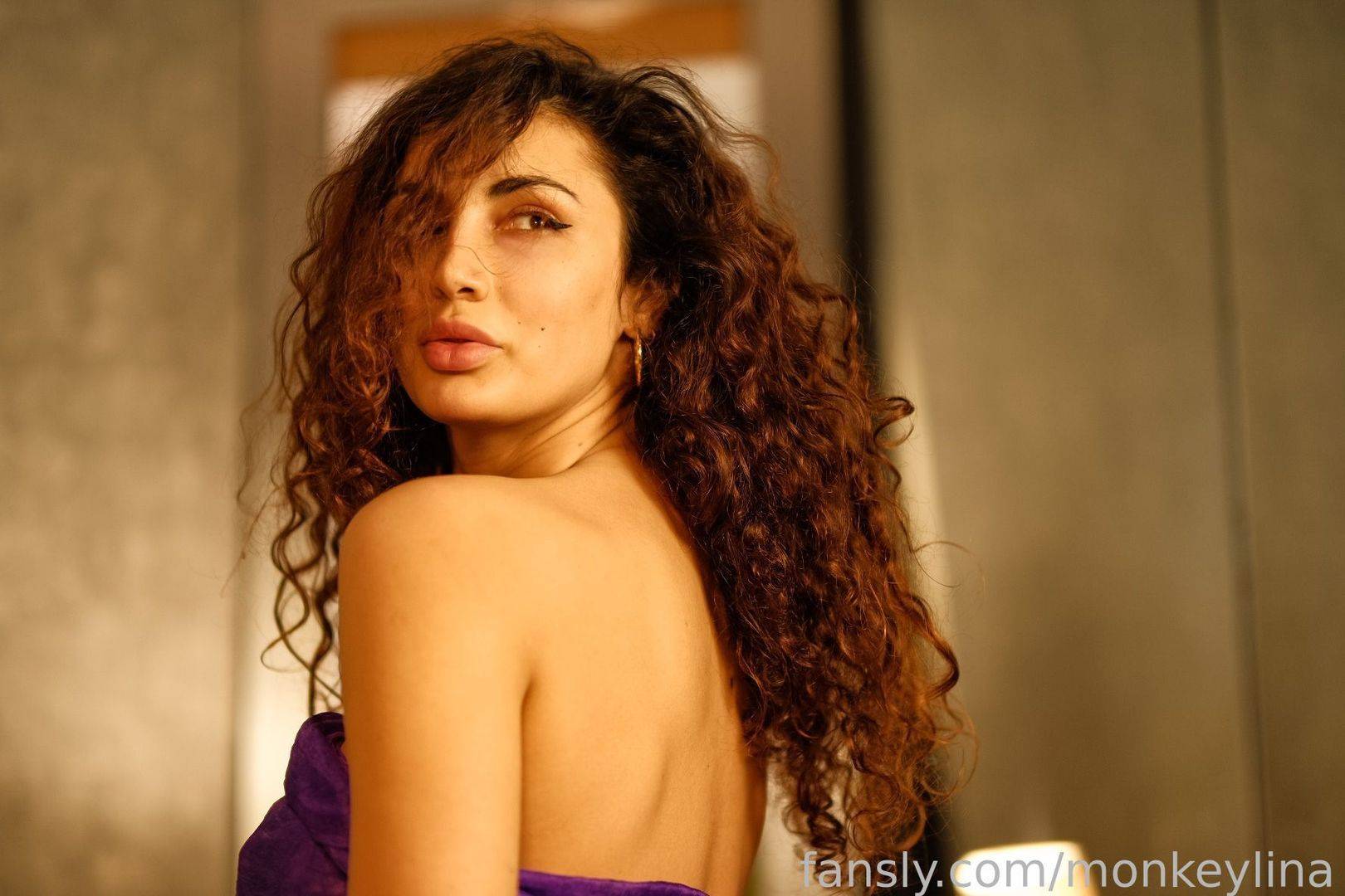 fansly Venus in jeans profile photo. Venus in jeans 31