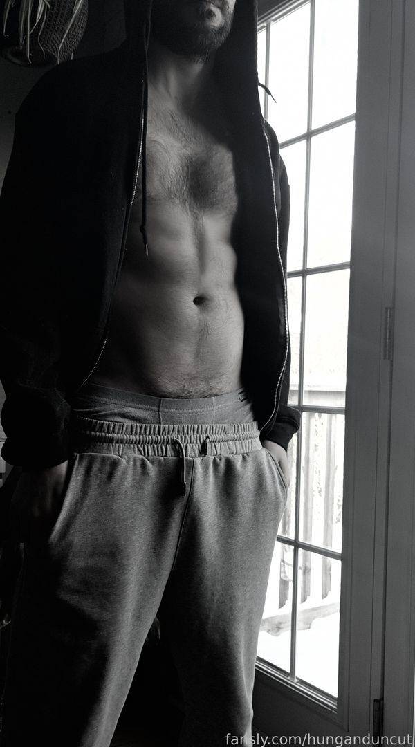 fansly hunganduncut profile photo. hunganduncut 38