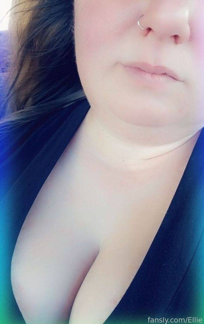 fansly Ellie profile photo. Ellie 21