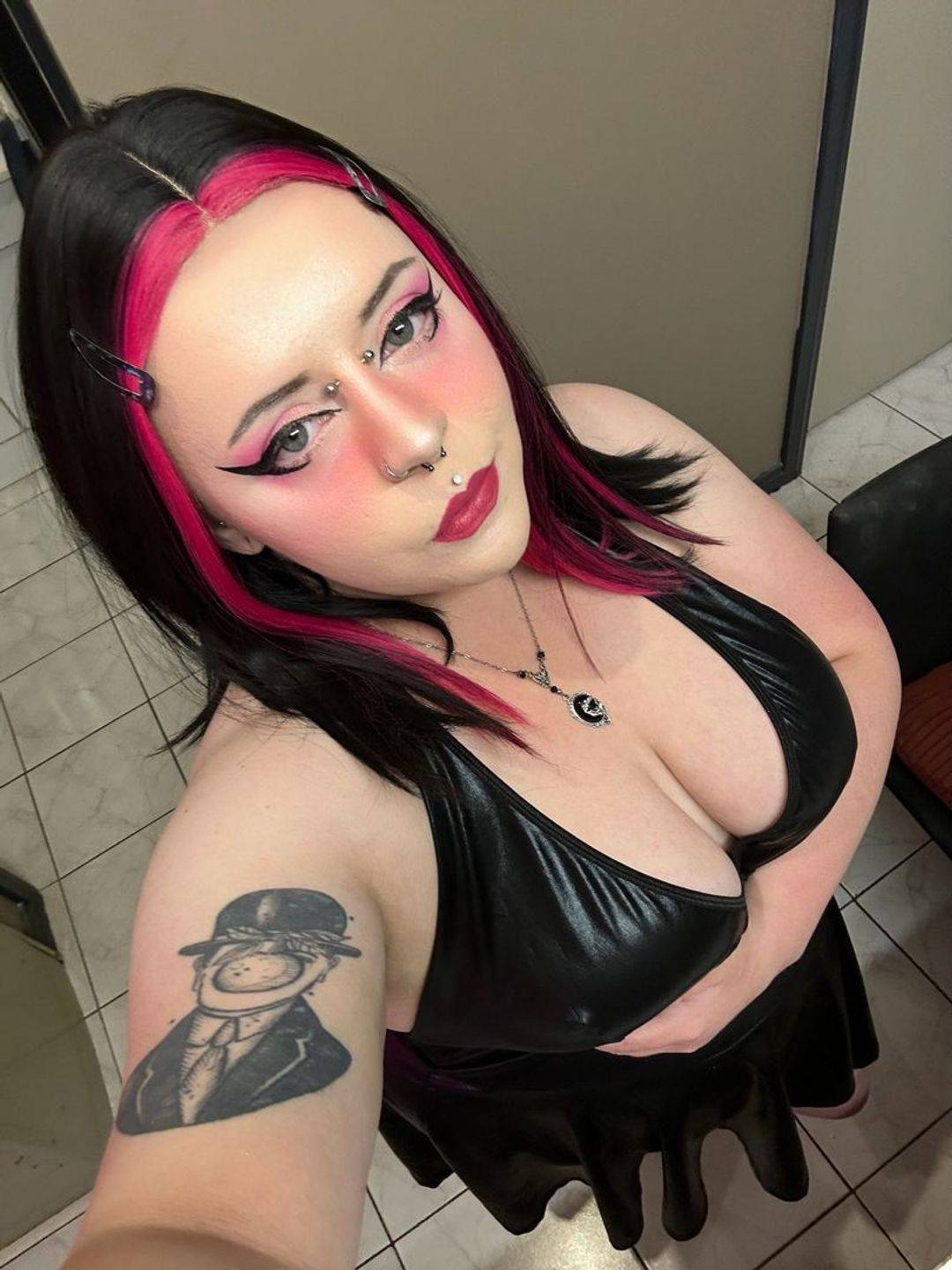 fansly Roxxii Rivers profile photo. Roxxii Rivers 23