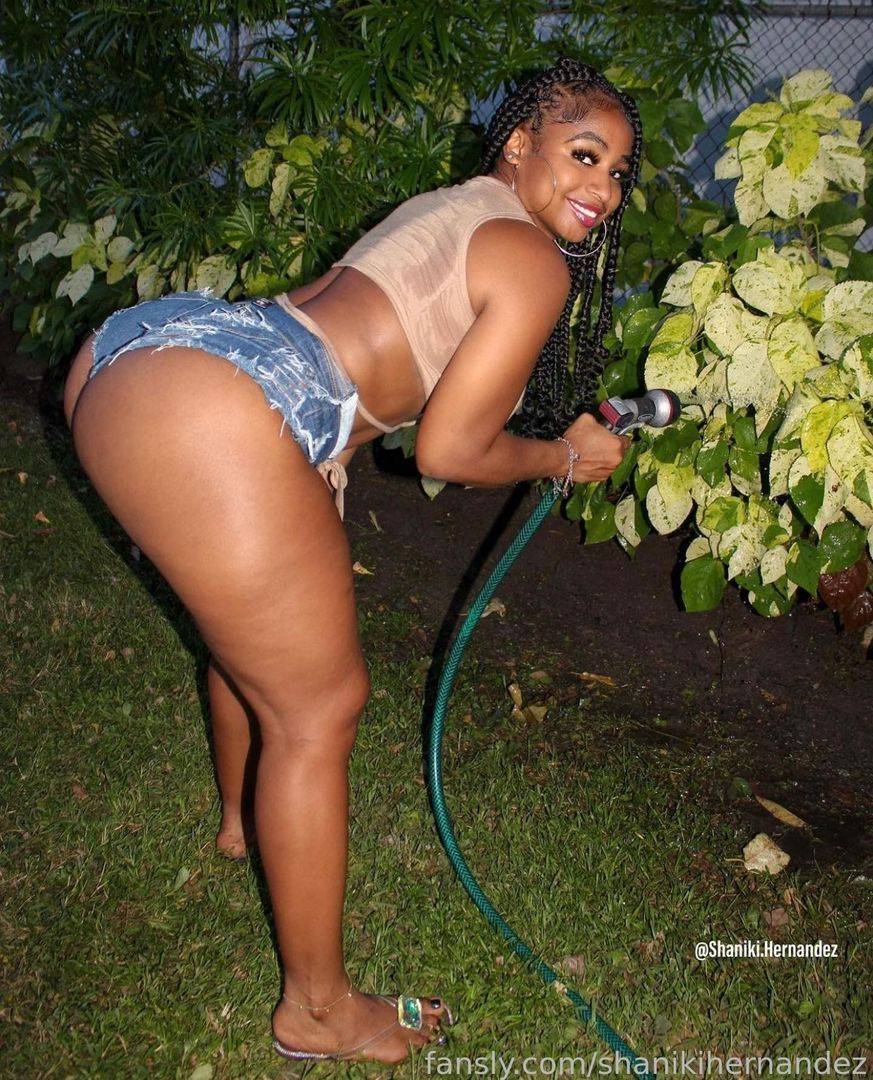 fansly Shaniki Hernández  profile photo. Shaniki Hernández  25
