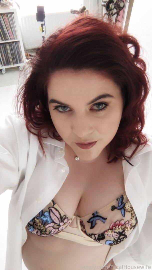 fansly FeralHousewife profile photo. FeralHousewife 21
