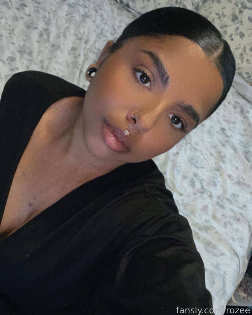 fansly Roze profile photo. Roze 1