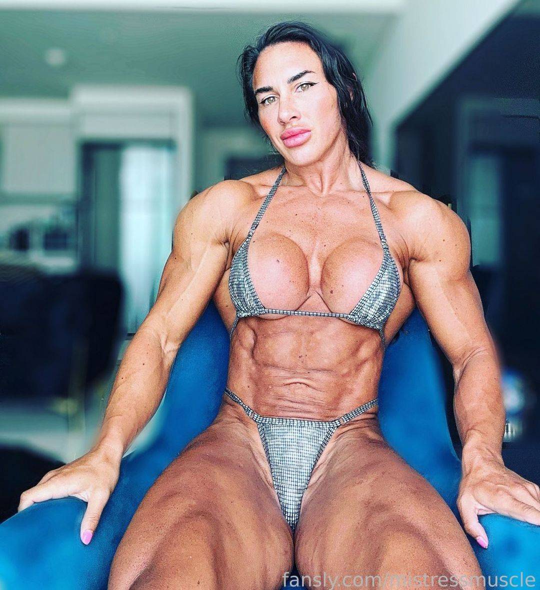 fansly mistressmuscle profile photo. mistressmuscle 23