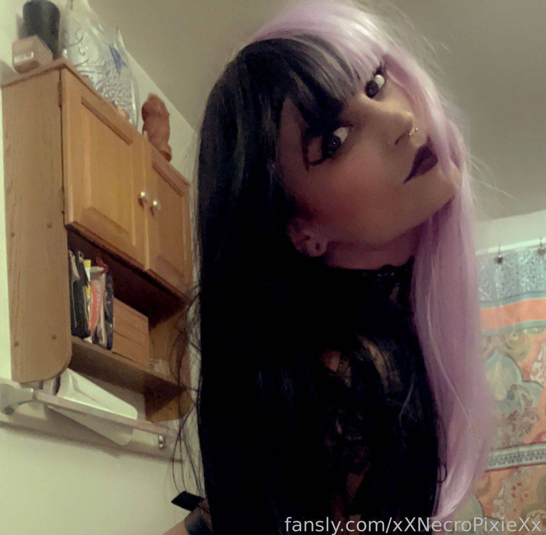 fansly FeelMeOphelia  profile photo. FeelMeOphelia  27