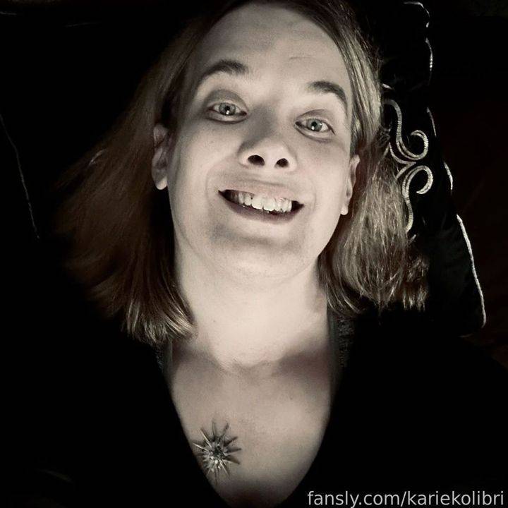 fansly Karie Kolibri profile photo. Karie Kolibri 32
