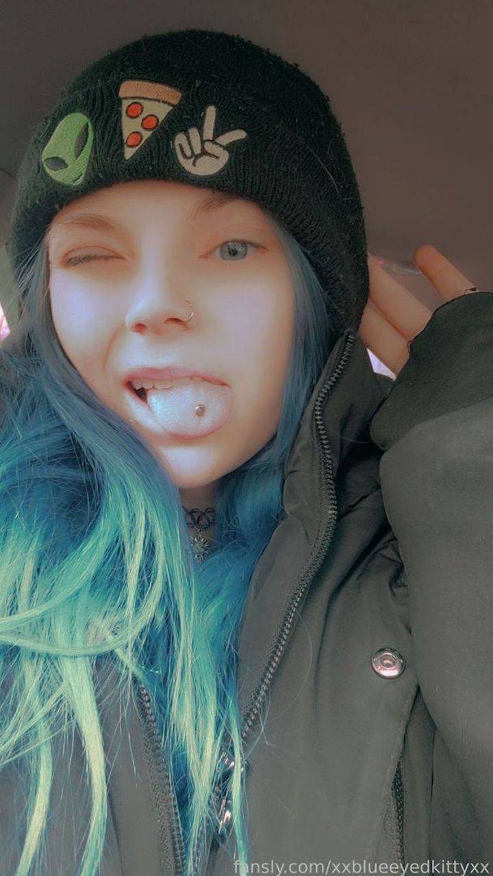 fansly Blue_Eyed_Goddess 3% profile photo. Blue_Eyed_Goddess 3% 21