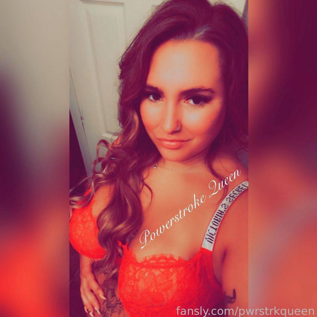 fansly Powerstroke Queen 👑 profile photo. Powerstroke Queen 👑 25