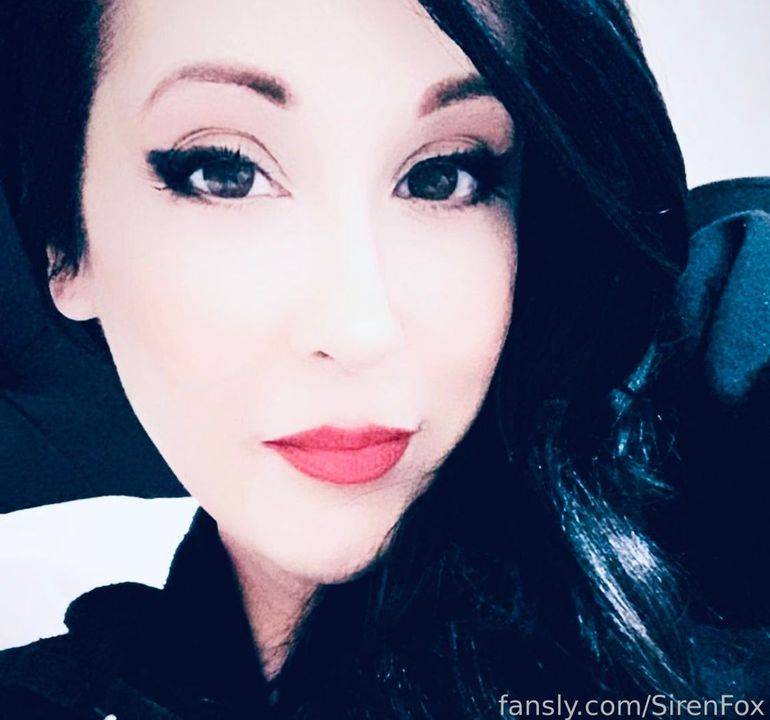 fansly Siren Fox profile photo. Siren Fox 7