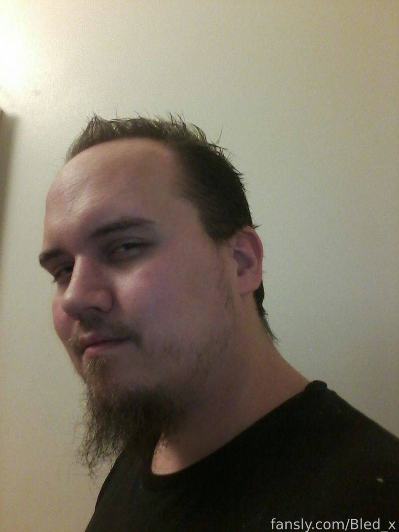 fansly Bled_x profile photo. Bled_x 33
