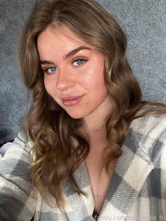 fansly CHRISTINA MEOW😽 profile photo. CHRISTINA MEOW😽 25