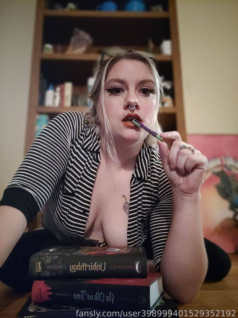fansly AliceNwonderlandXx  profile photo. AliceNwonderlandXx  3
