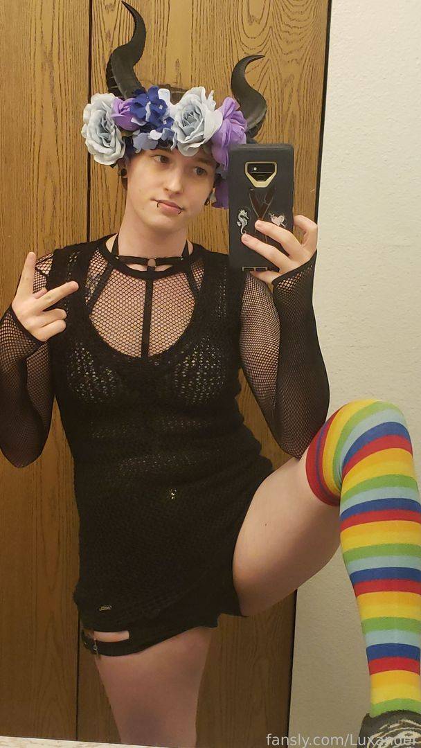 fansly Luxander profile photo. Luxander 17
